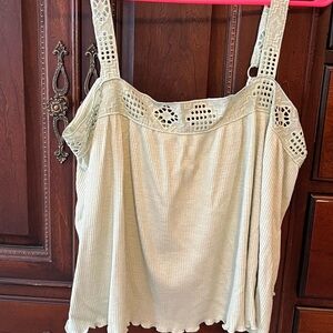 Lace loose fitted tank!